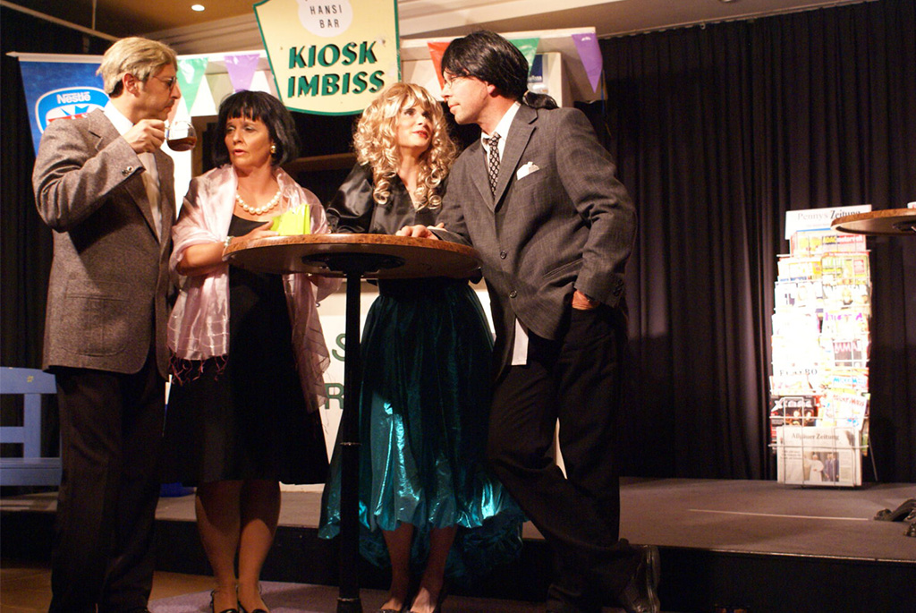 Currywurst und Pommes